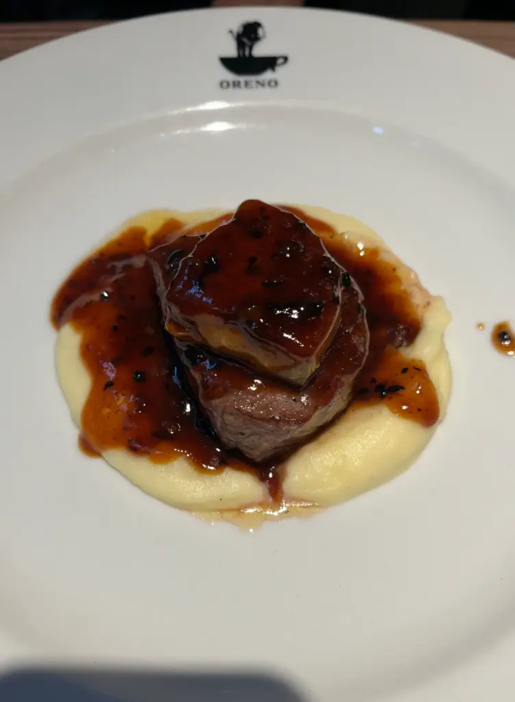 牛フィレ肉とフォアグラのロッシーニ風